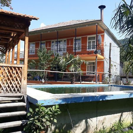 Megobroba Inn Dzentsmani Экстерьер фото
